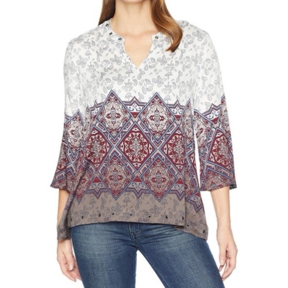 *NWT* Eyelet Trim Paisley Top